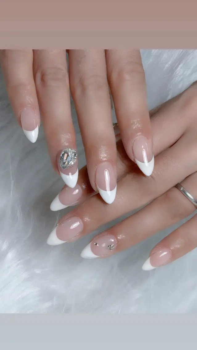 ネイル ハンドネイル フットネイル LAVISH nanamiのネイルデザイン