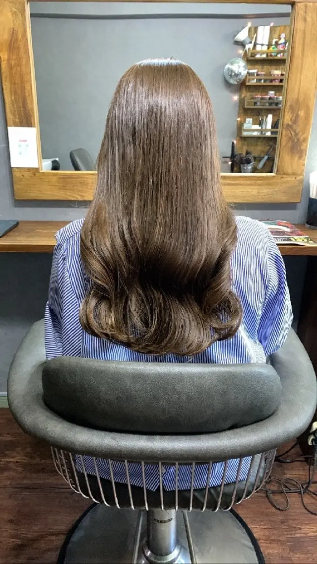 ロング カラー ベージュカラー chouette シュエットのヘアスタイル