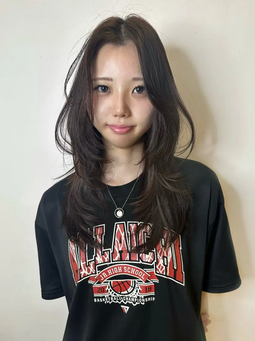 ロング ヘアカラー 'axis hinaのヘアスタイル