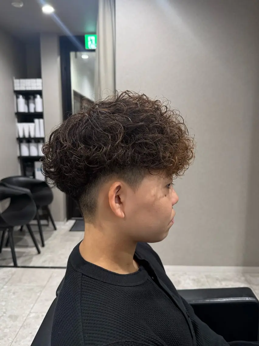 パーマ メンズ スペインカール カット パーマ 白石 海斗のヘアスタイル