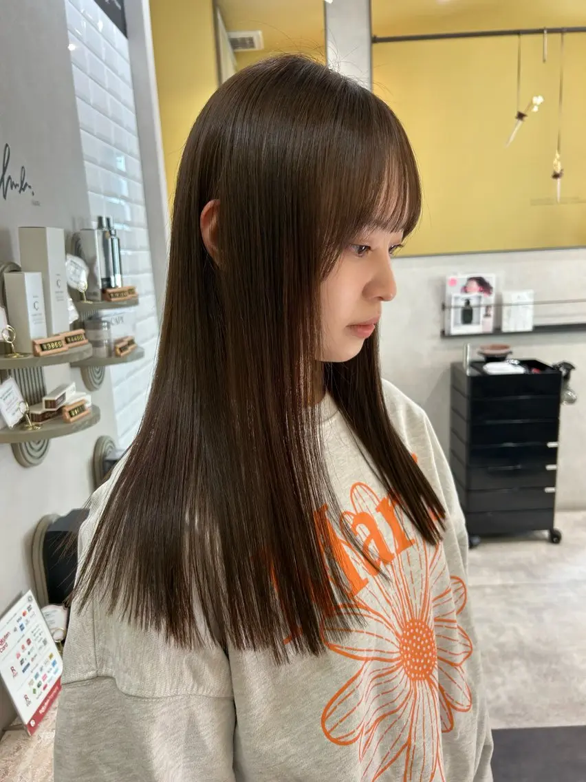 ロング カラー ベージュカラー オリーブベージュ 髪質改善 カット 縮毛矯正 トリートメント hubhair レイヤー/透明感のヘアスタイル
