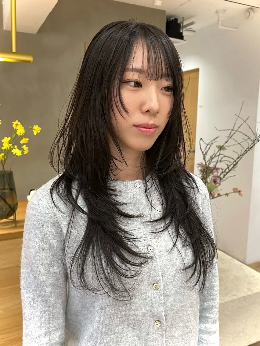 ロング ハッシュカット レイヤーカット カット レイヤーカット ＆透明感カラーのヘアスタイル