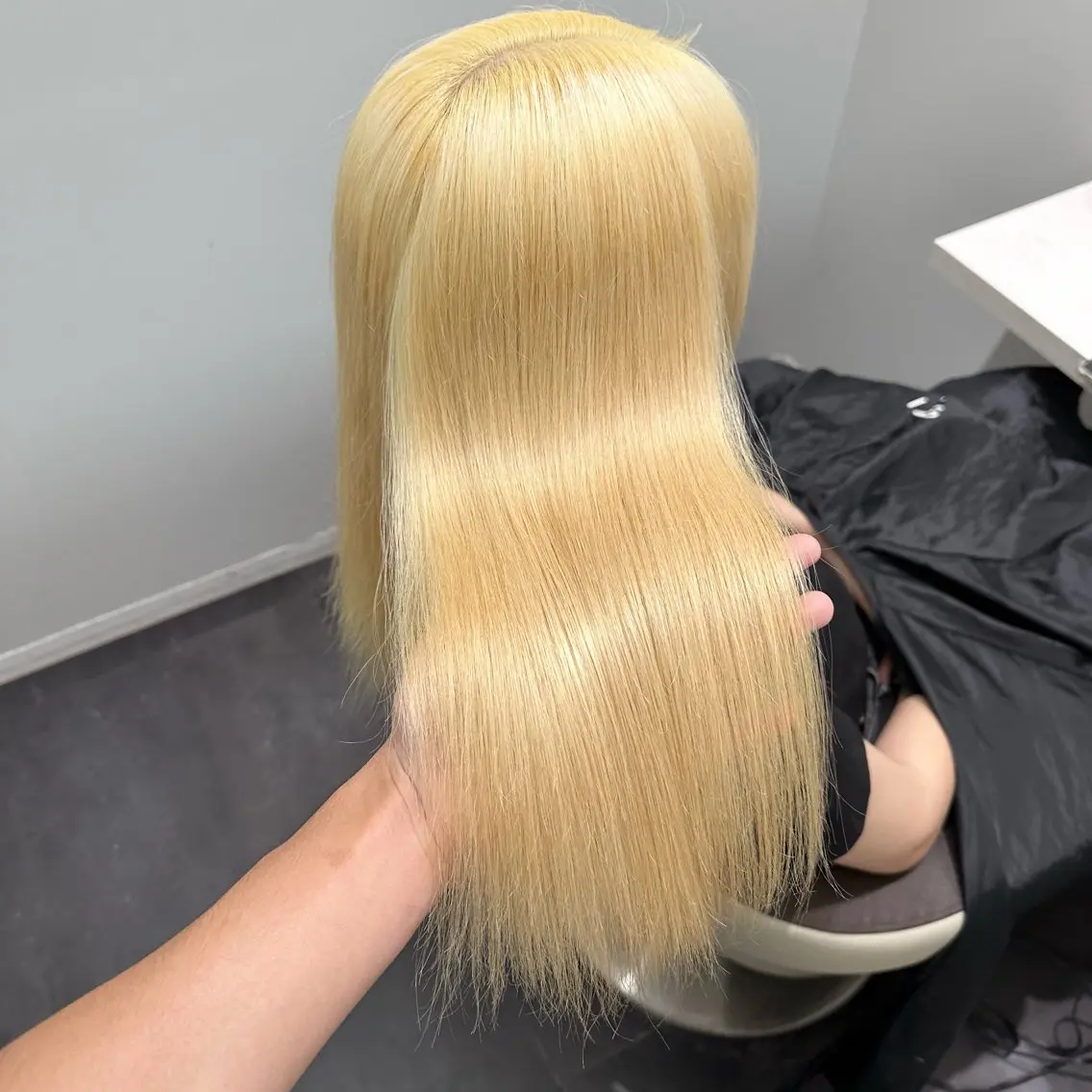 セミロング カラー ヘアカラー トリートメント 💫艶ハイトーン×髪 質改善💫リュウトのヘアスタイル