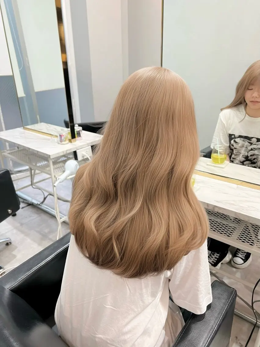 ミディアム カラー カット ヘアカラー トリートメント ヘアセット 🫧艶ダブルカラー ブリーチ🫧トモヤのヘアスタイル