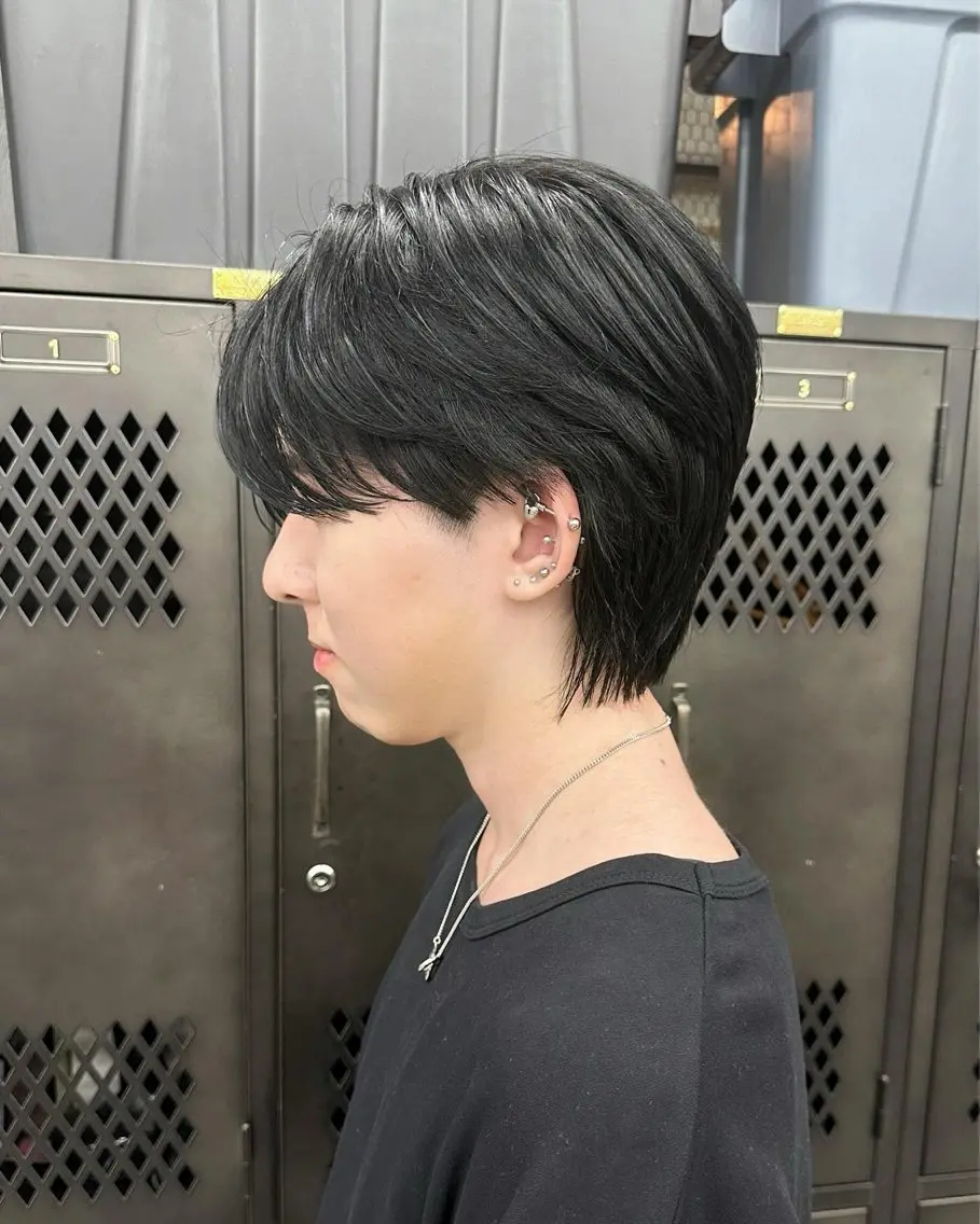 ショート カラー メンズ センターパート メンズ韓国風 黒髪 ブルーカラー ブルーブラック メンズ特化 🦋KANOKO🦋のヘアスタイル