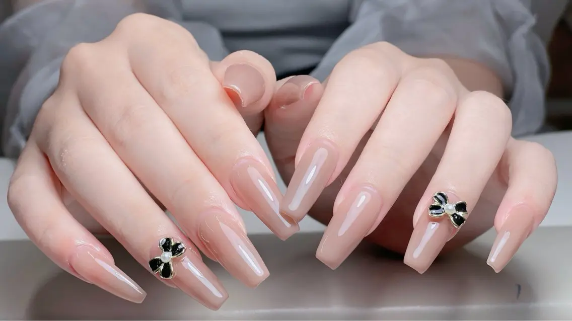 ネイル チークネイル 長さ出し フレンチネイル ジェルネイル ガーリー ハンドネイル 中野駅から2分 MEO NAILのネイルデザイン