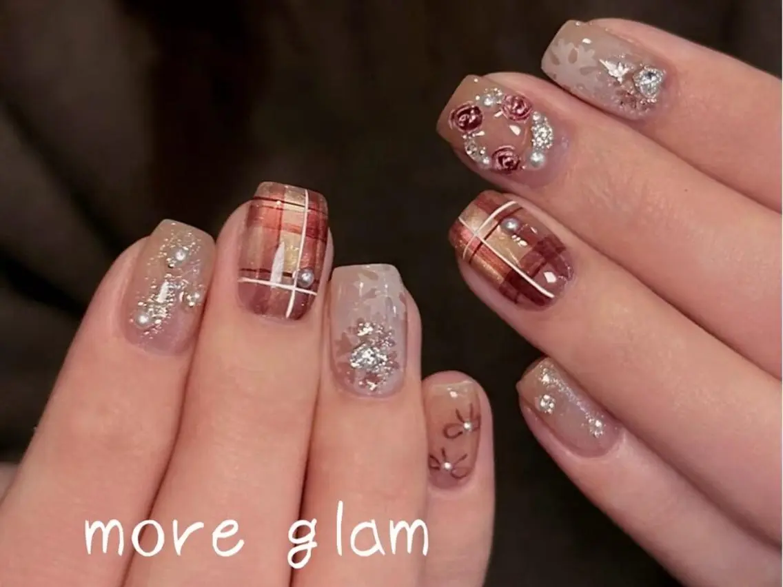 ネイル 長さ出し フットネイル フレンチネイル ジェルネイル ガラスフレンチ MoreGlam Nailsのネイルデザイン