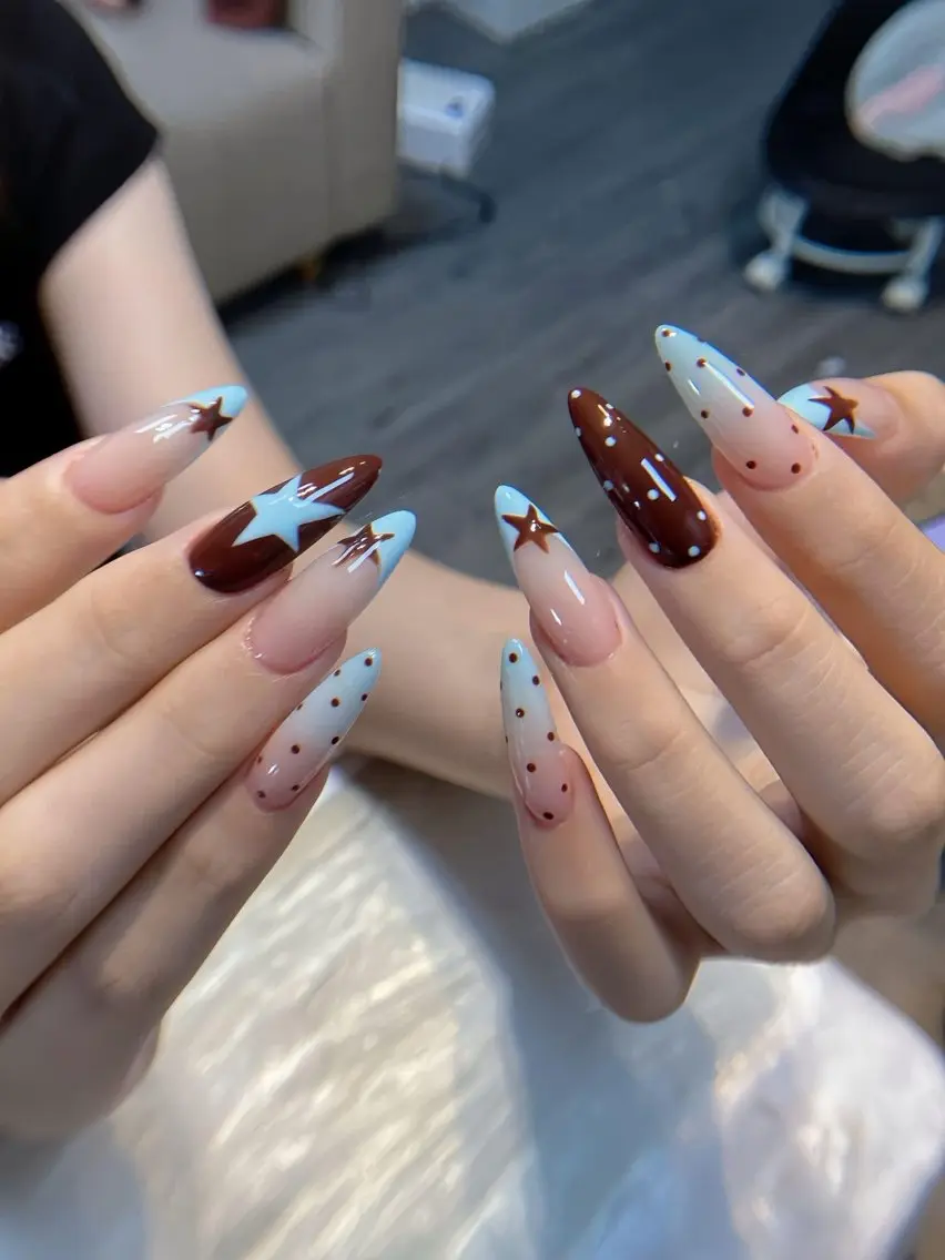 ネイル チークネイル ドット フットネイル フレンチネイル グラデーション ハンドネイル HANA 川越東口ネイルサロンのネイルデザイン