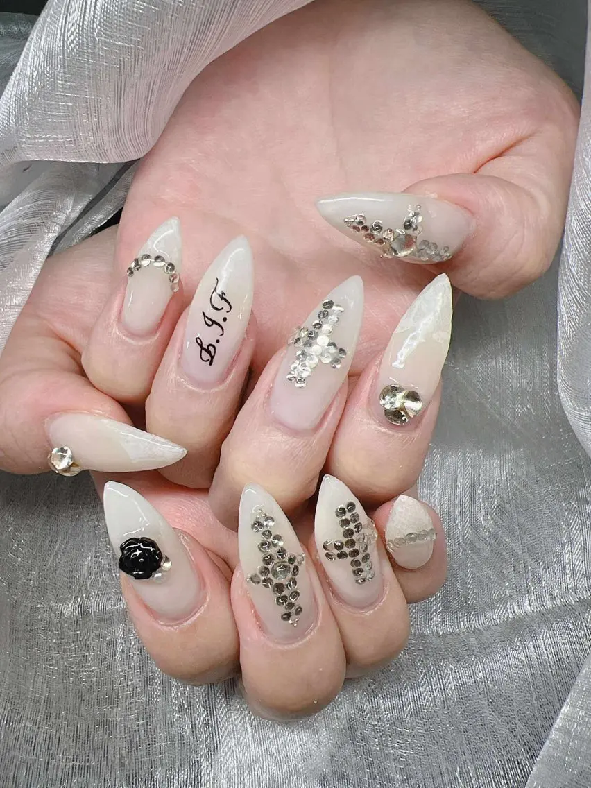 ネイル 長さ出し グラデーション 卒業式 キラキラネイル マグネットネイル ハンドネイル Lee Nailsのネイルデザイン
