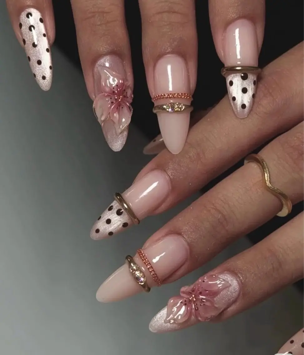 ネイル フレンチネイル ラメ(グリッター) ラメグラデーション マグネットネイル 持ち込み ハンドネイル Unicorn Nail原宿表参道のネイルデザイン