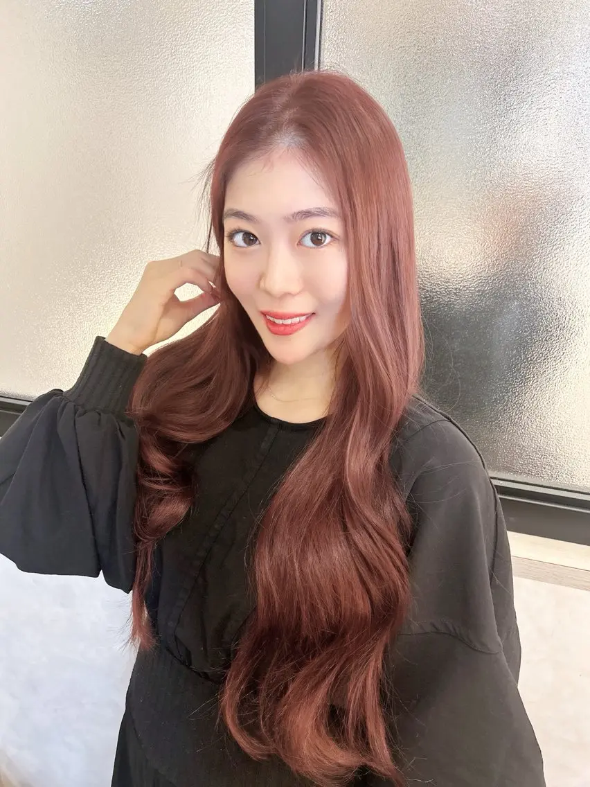 ロング カラー カット ヘアカラー トリートメント emi/髪質改善/ 韓国風/艶カラーのヘアスタイル