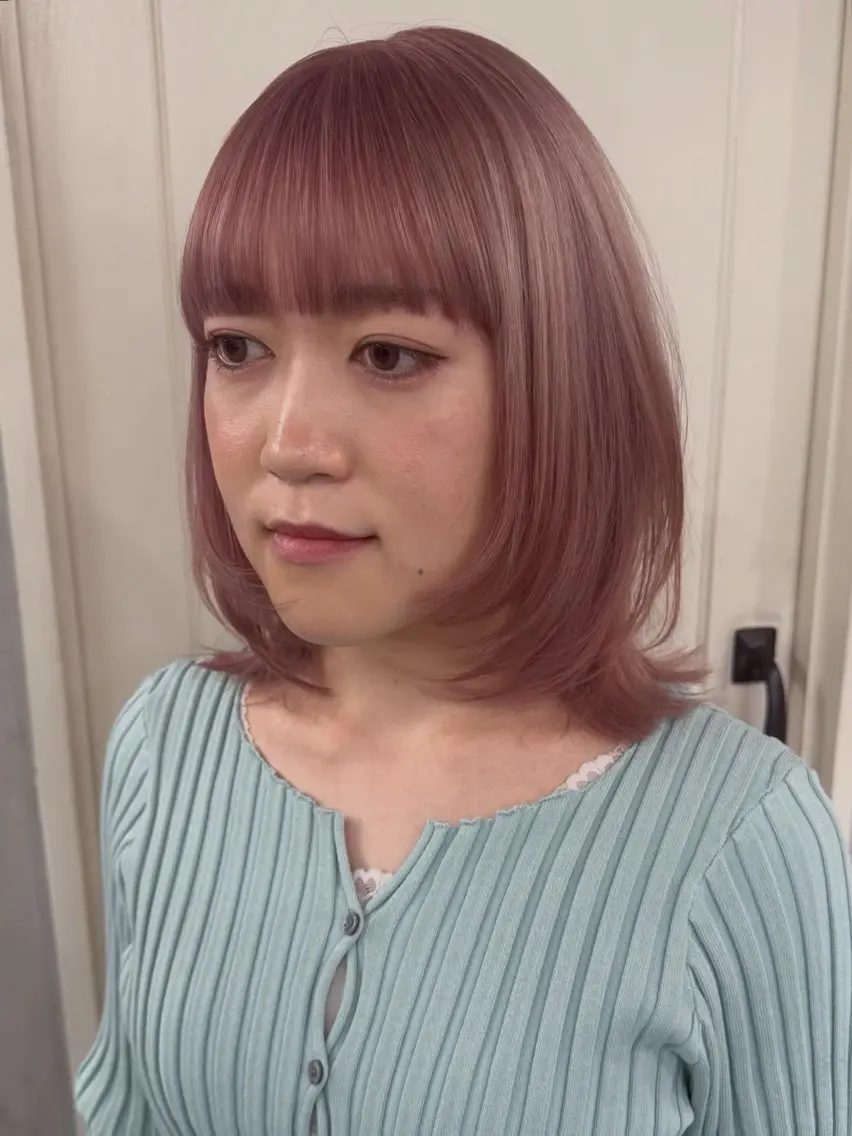 ミディアム カラー ブリーチ ケアブリーチ ダブルカラー ピンクカラー 顔まわりレイヤー カット ヘアカラー RorriM natsuのヘアスタイル