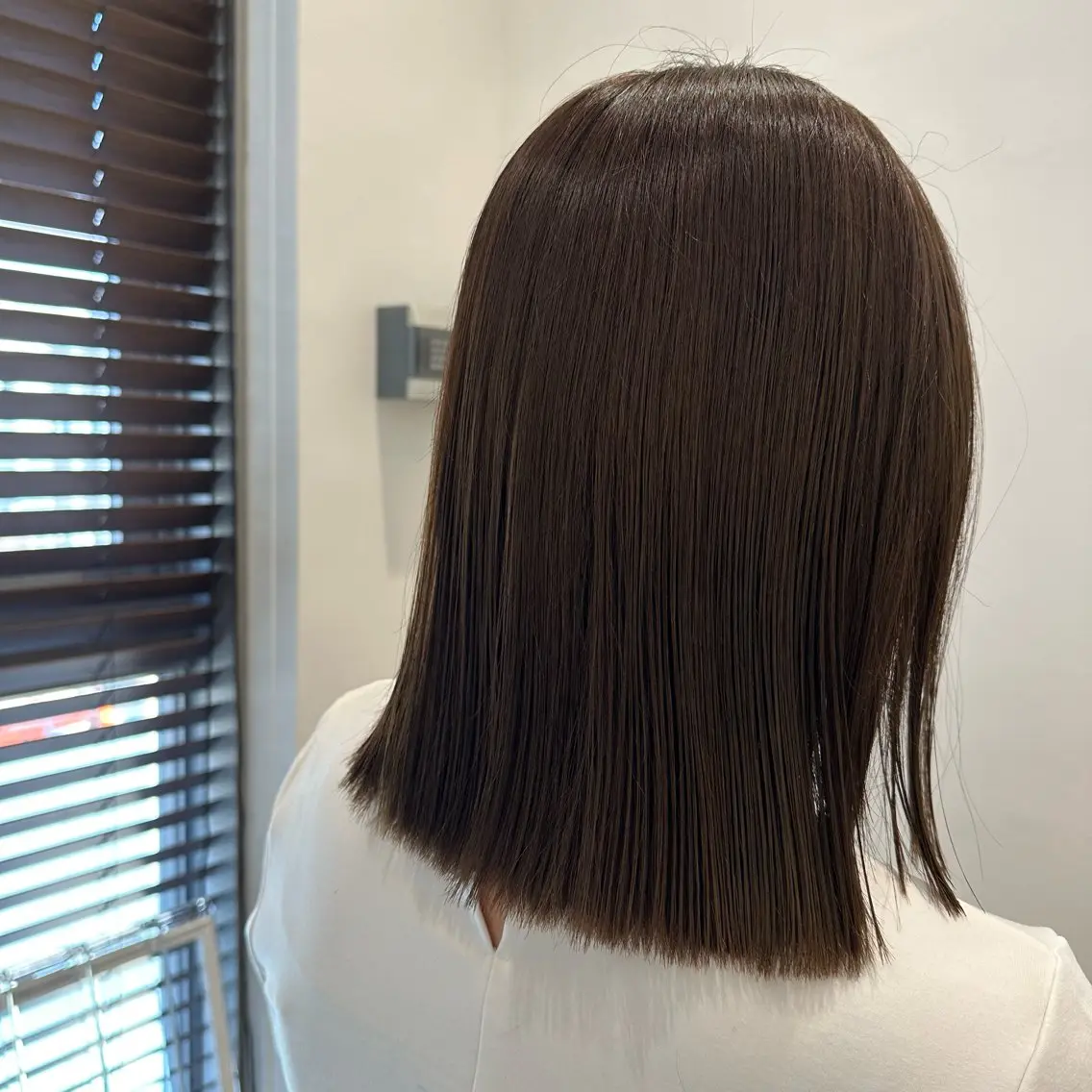 ミディアム ニシグチ サヨのヘアスタイル