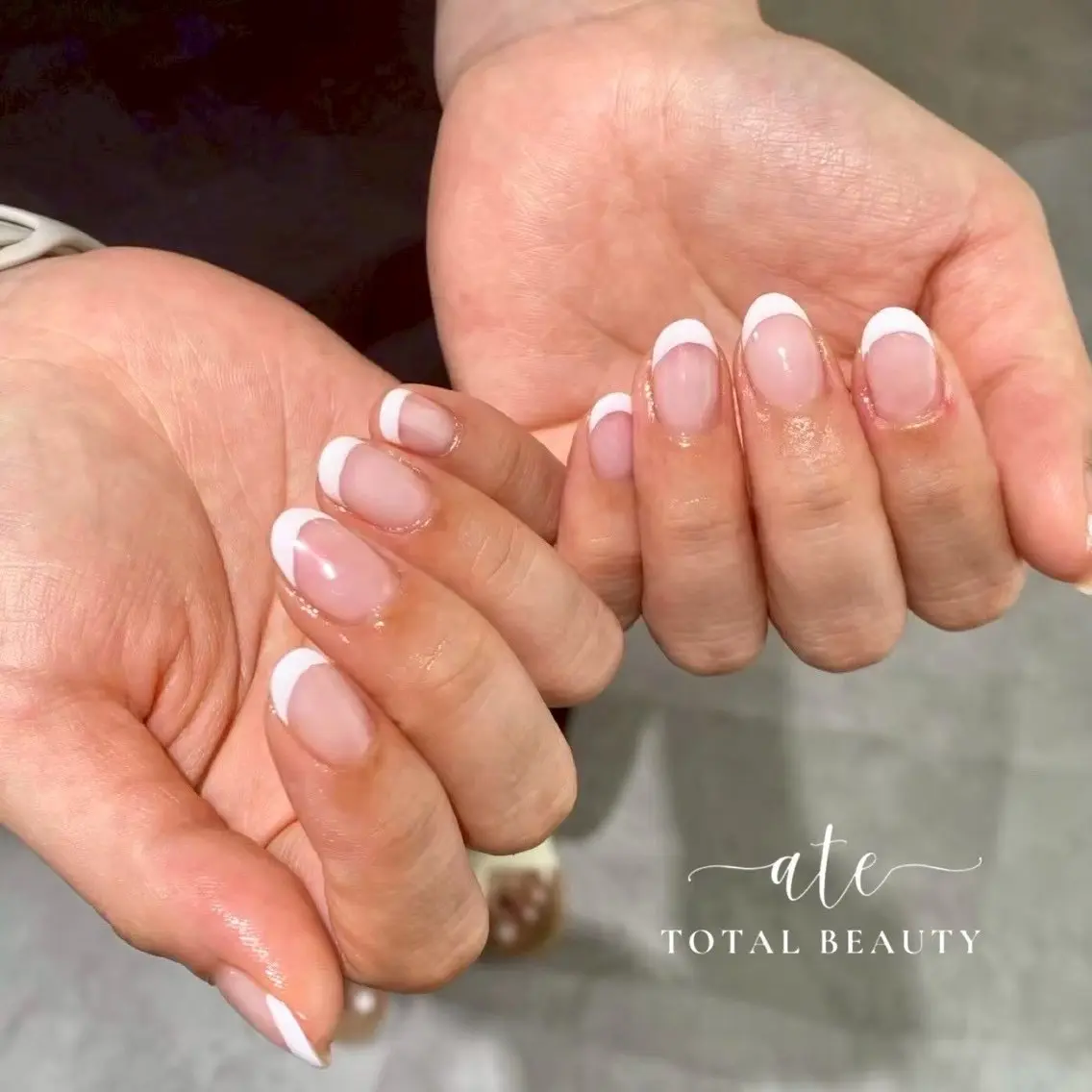 【ハンド】フレンチ（ベースカラー無し）の写真