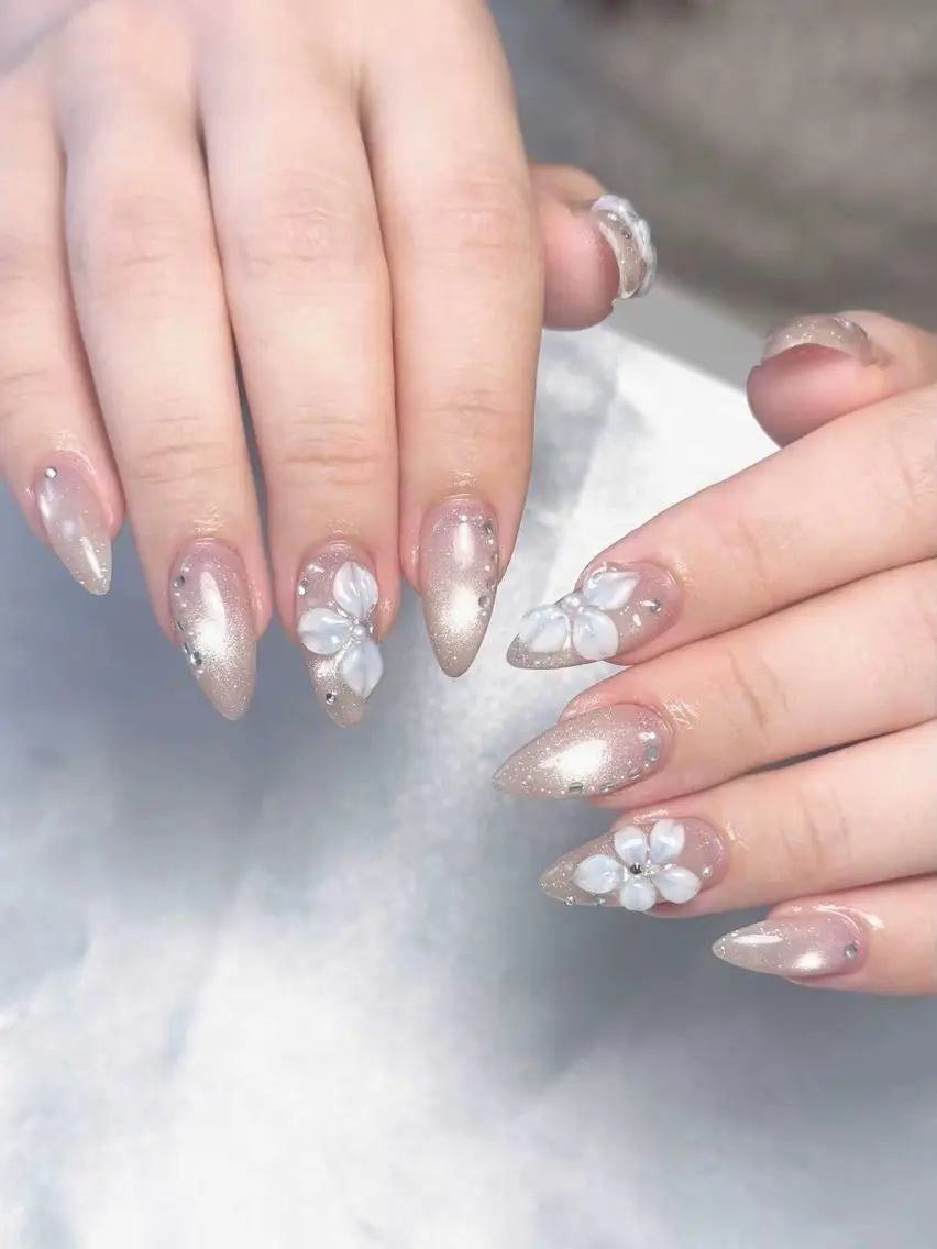 ネイル ジェルネイル キラキラネイル 韓国ネイル ロングネイル ワンホンネイル nail salon unishuのネイルデザイン