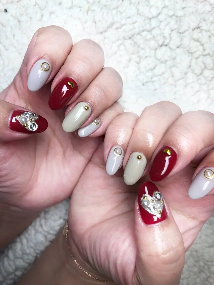 ネイル ハート 赤色 ストーンネイル ハンドネイル nail ayacaのネイルデザイン