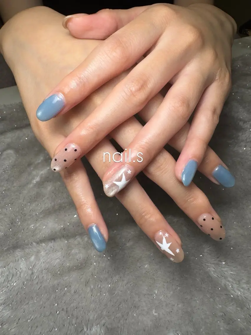 ネイル ブルー ドット マグネットネイル ハンドネイル nail.s misatoのネイルデザイン
