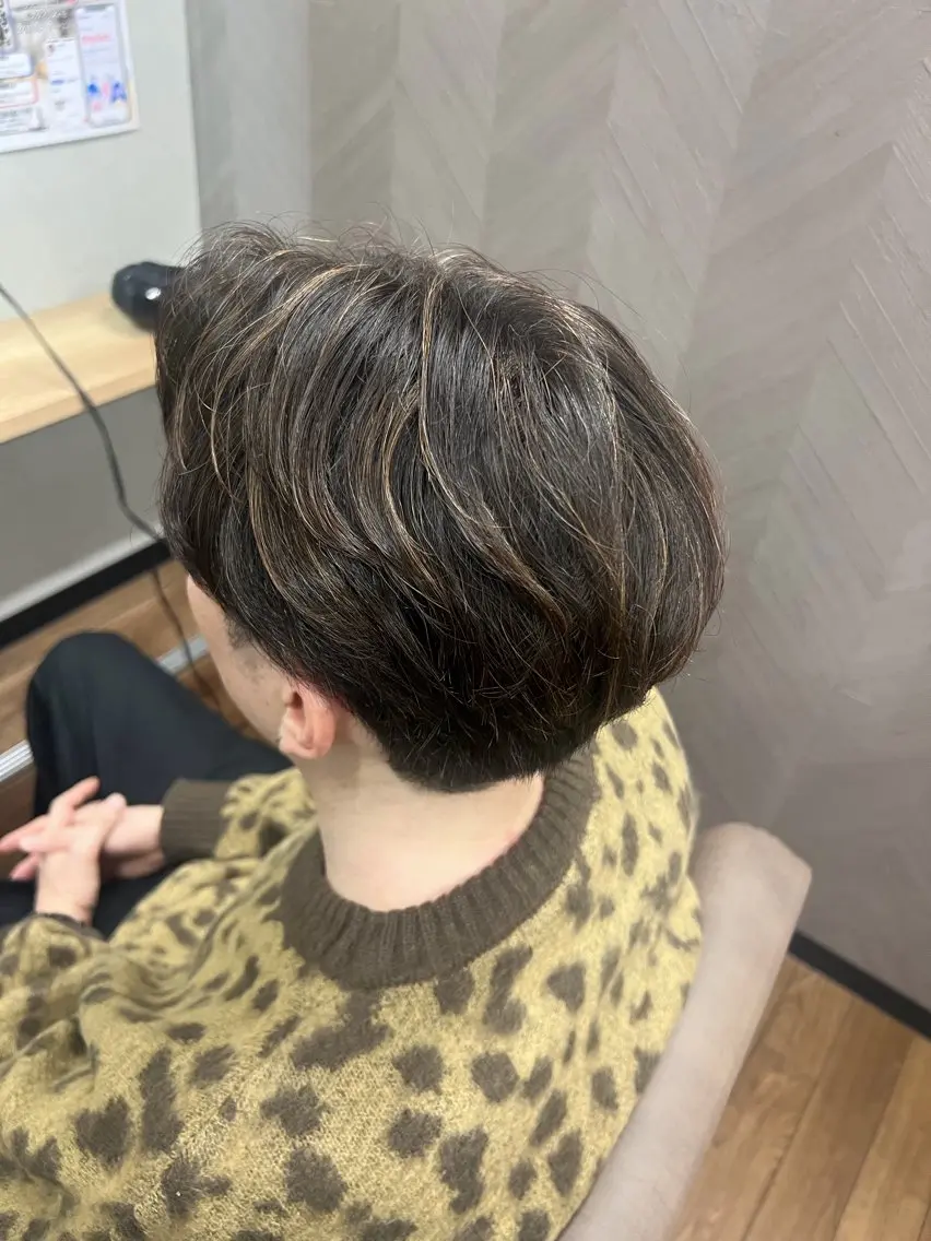 メンズ メンズハイライト カット ヘアカラー 岡野 綾のヘアスタイル