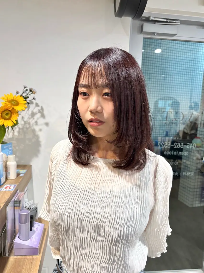 ミディアム カラー ミディアムレイヤー ブラウンカラー ラベンダーカラー ラベンダーブラウン レイヤーカット カット ヘアカラー 透け感カラー💎前髪 顔まわり/小由葵のヘアスタイル