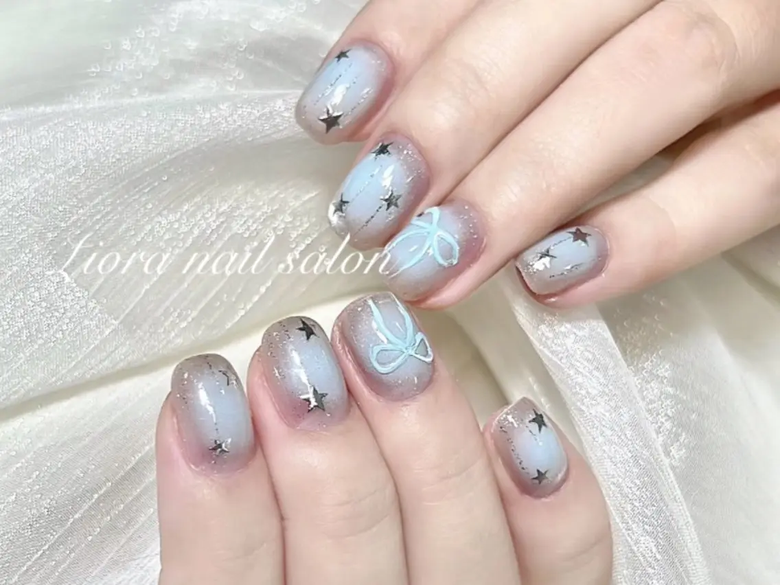 ネイル フレンチネイル ジェルネイル ガーリー グラデーション キラキラネイル ハンドネイル Liora nailのネイルデザイン