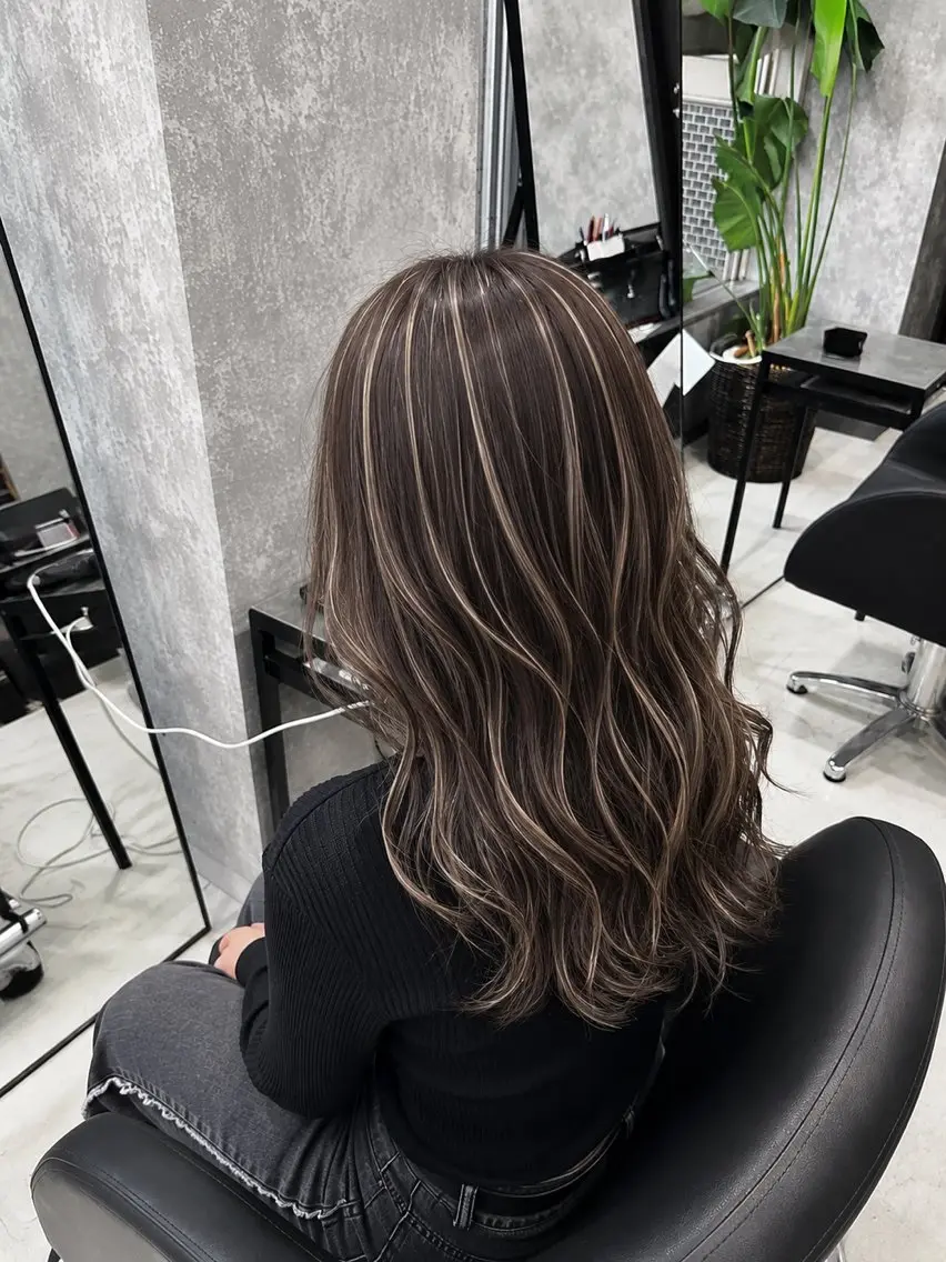 ロング カラー 隈﨑 璃音のヘアスタイル