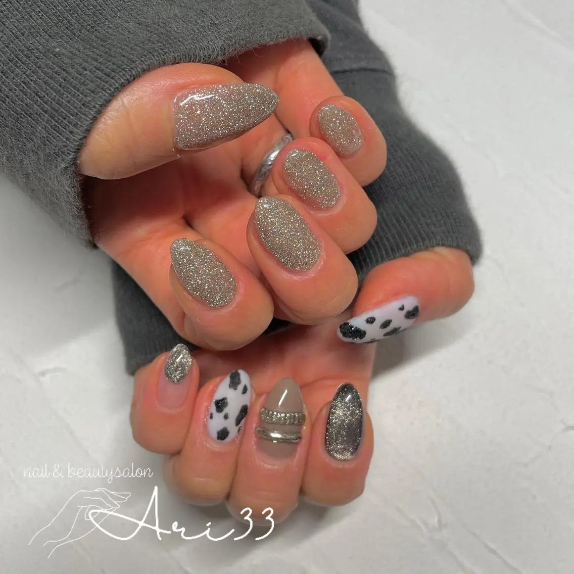 ネイル アニマル柄 アートネイル フラッシュネイル マグネットネイル ハンドネイル プライベートサロン Ari33nailのネイルデザイン