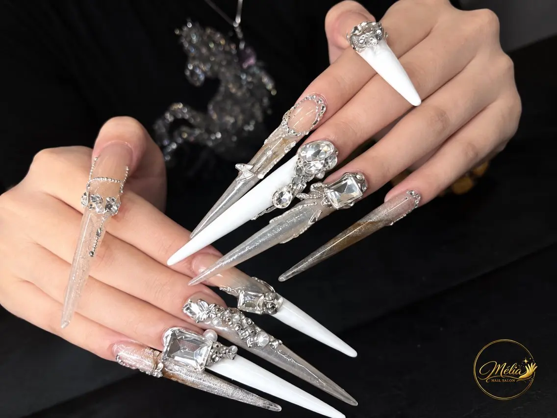 ネイル クリアネイル フラワーネイル レース ロングネイル スーパーロングネイル ハンドネイル ハンドケア Melia Nailsのネイルデザイン