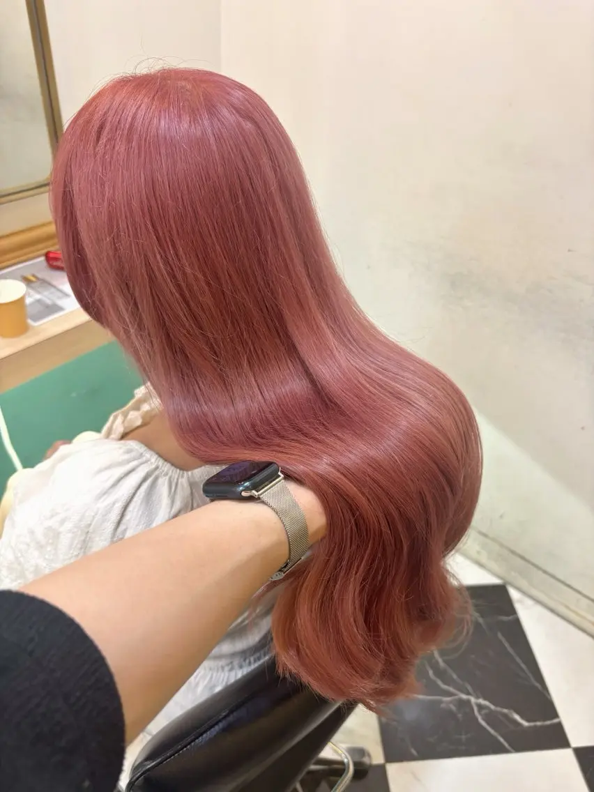 ミディアム カラー ヘアカラー トリートメント 🩶ナチュラル ハイトーン/はちすのヘアスタイル