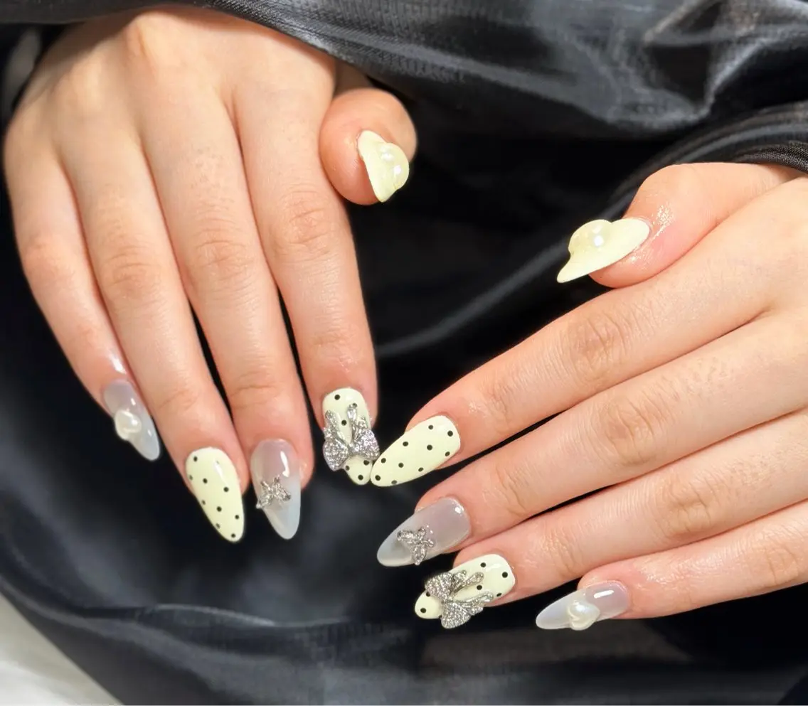 ネイル オーロラネイル チークネイル フットネイル フレンチネイル ジェルネイル Nichi Nail Salonのネイルデザイン