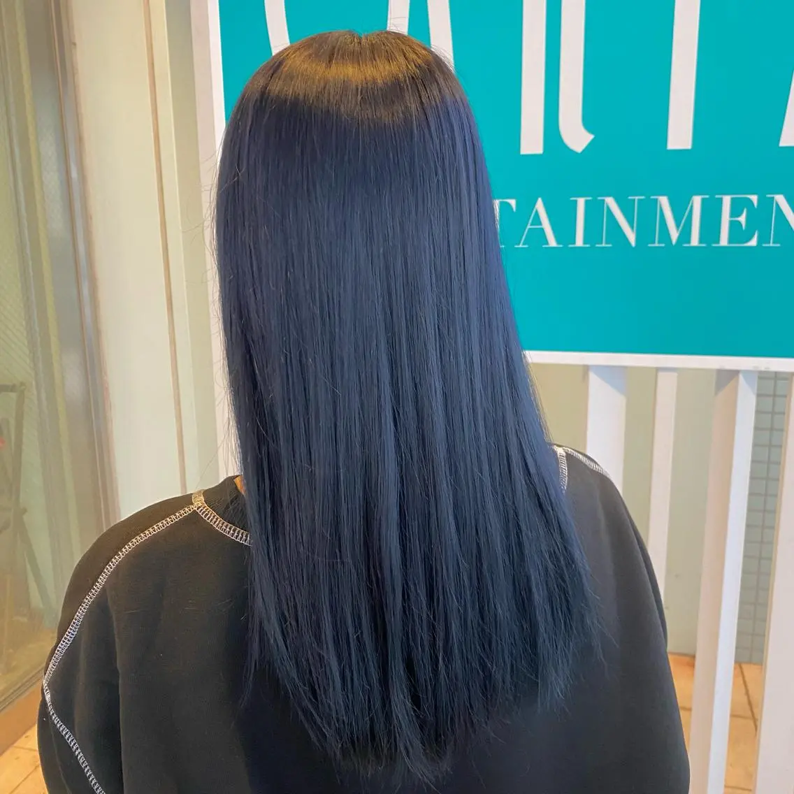 ロング カラー アッシュ ブルーカラー ブルーアッシュ ヘアカラー トリートメント stylist 🐶内藤 成香のヘアスタイル