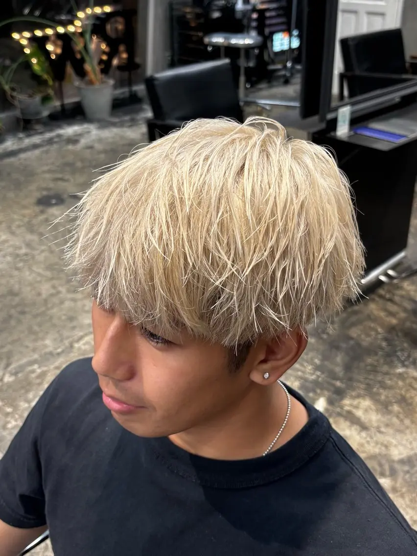 【メンズ限定】カット+全頭ケアブリーチ+オンカラーの写真