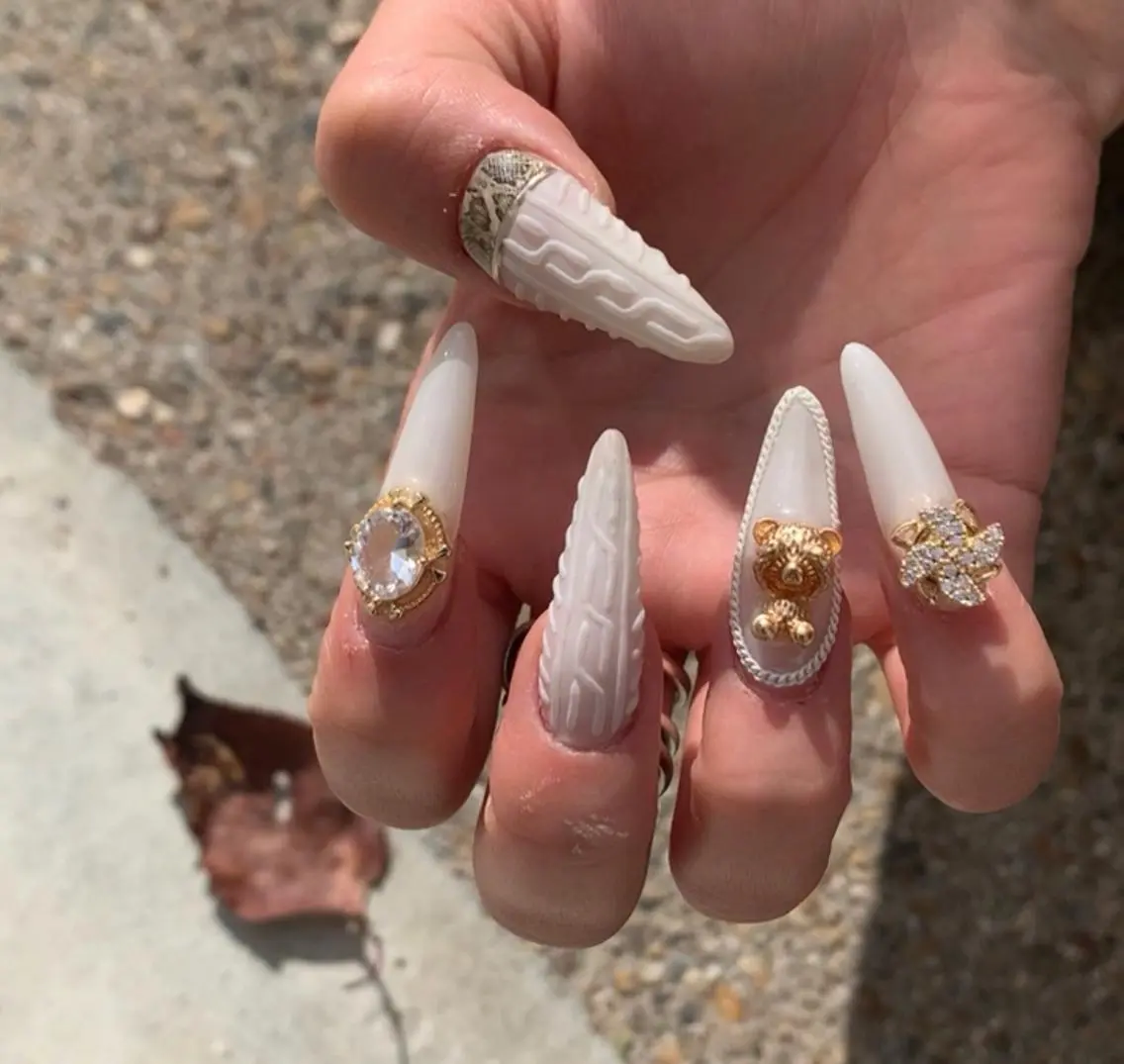 ロング Queen nailのネイルデザイン