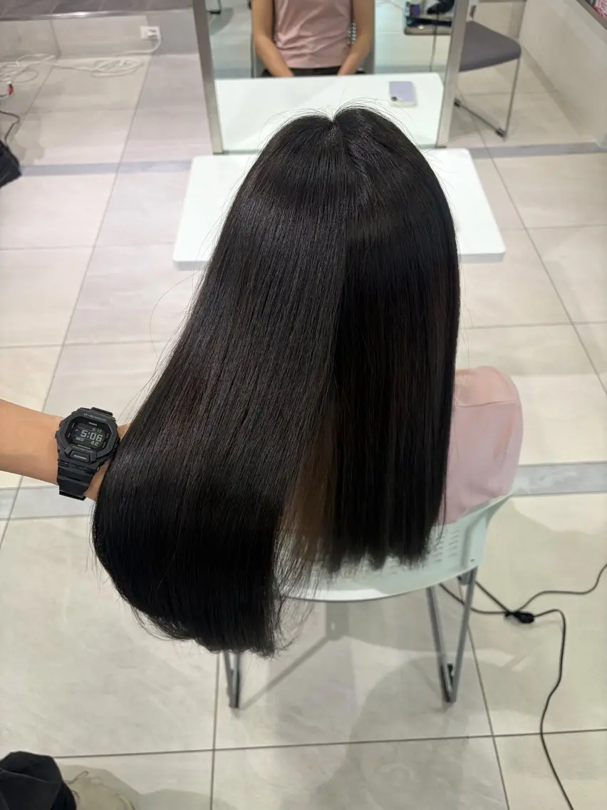 セミロング カラー 透明感カラー ヘアカラー 加藤 綾菜のヘアスタイル