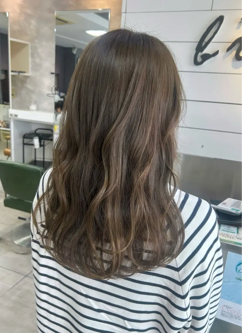 ミディアム カット ヘアカラー レイヤー/艶髪カラー 森本くるみのヘアスタイル