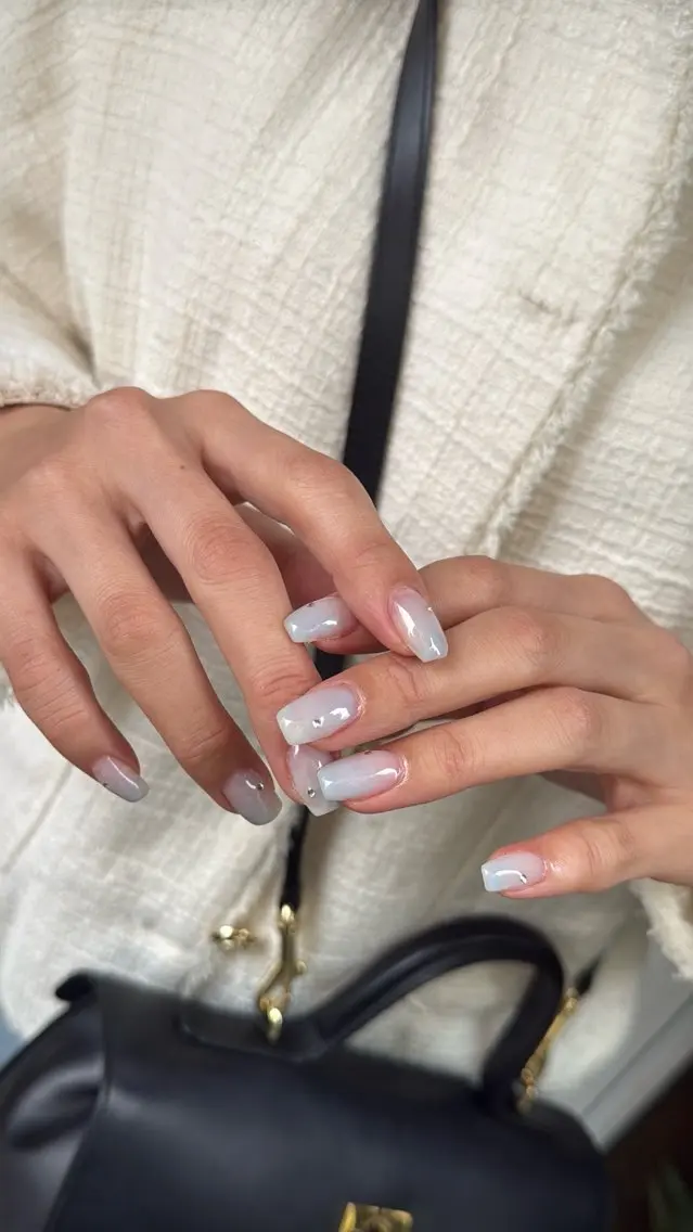 ネイル フラッシュネイル フラッシュマグ フットネイル フレンチネイル 韓国ネイル ハンドネイル SAKU nail 作島茜のネイルデザイン