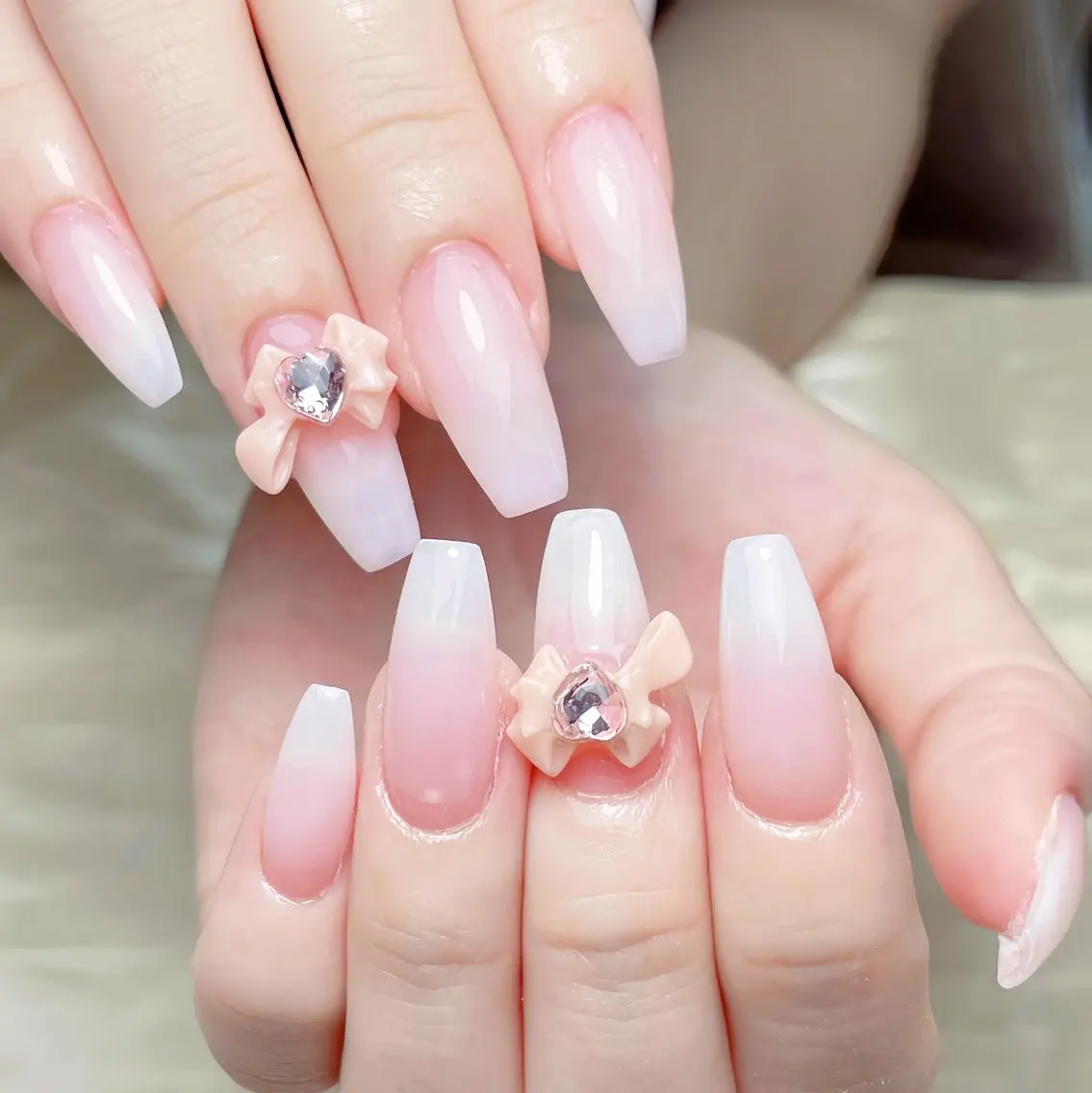 ネイル queensnail 🧸mikaのネイルデザイン