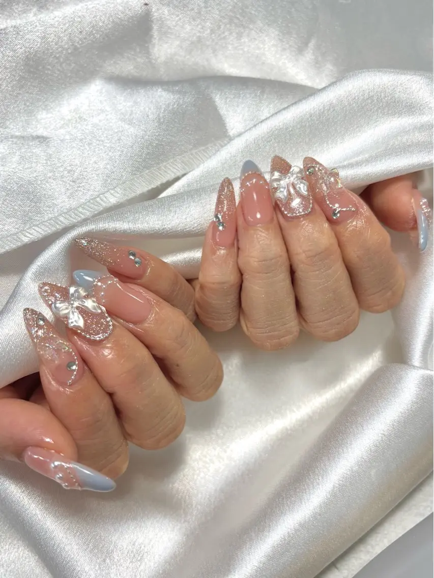 ネイル 長さ出し る るのネイルデザイン