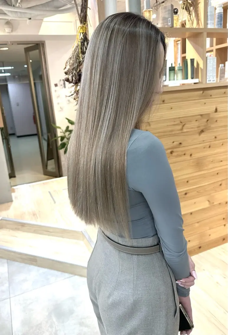 ロング カラー カット ヘアカラー トリートメント 木下大地 HAIR Oneのヘアスタイル