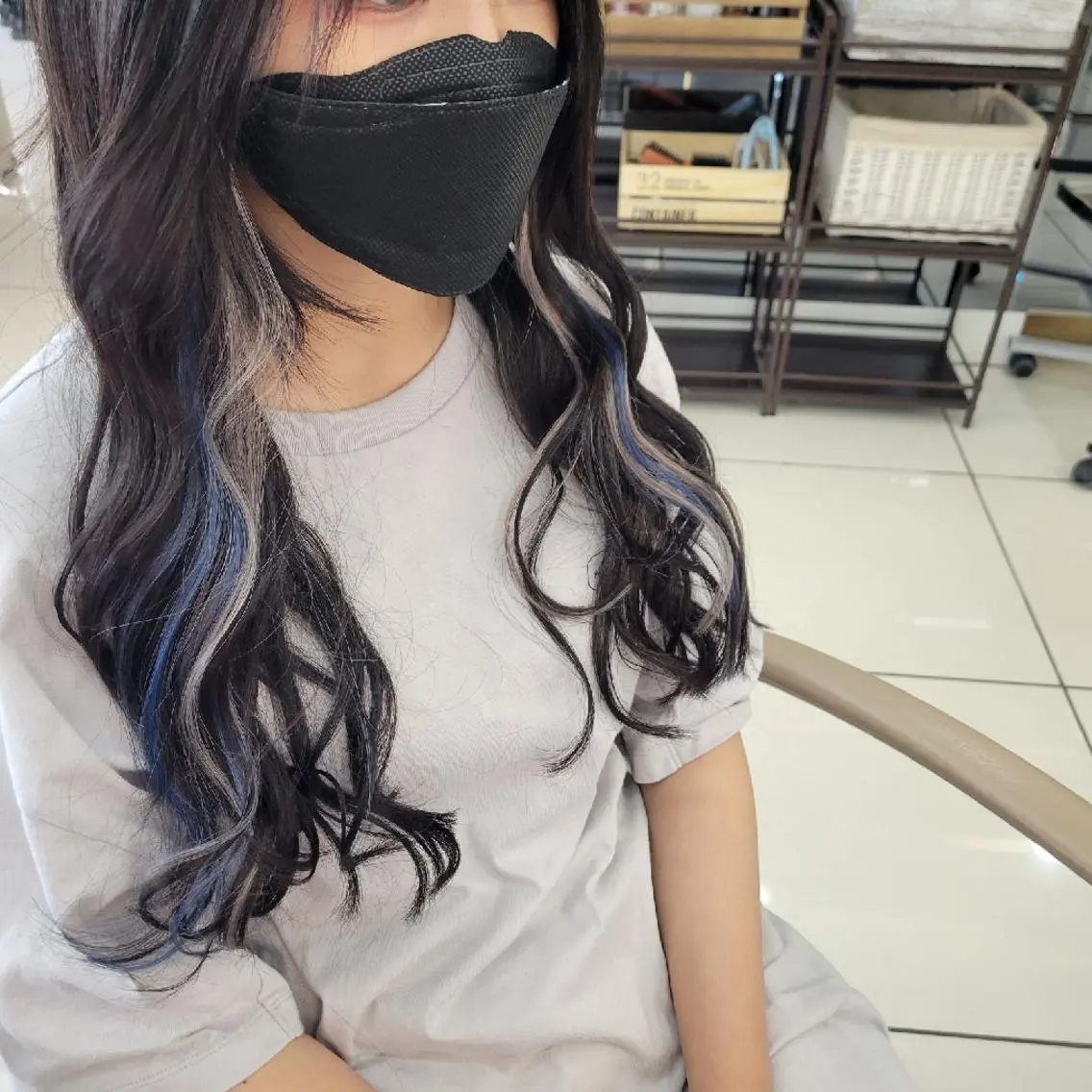 ロング カラー 羽エクステ🪽 🤍まき🤍のヘアスタイル