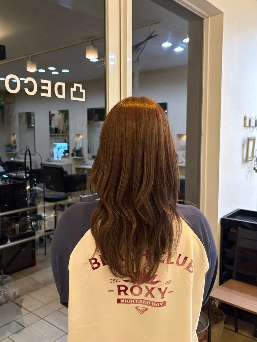 カラー アッシュ ブリーチ ブリーチなしカラー 東 結菜のヘアスタイル