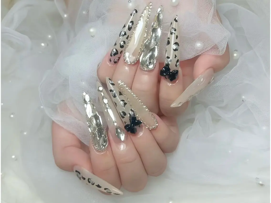 ネイル フットネイル ジェルネイル 韓国ネイル マグネットネイル 持ち込み ハンドネイル Huyn Nail Shinjyukuのネイルデザイン