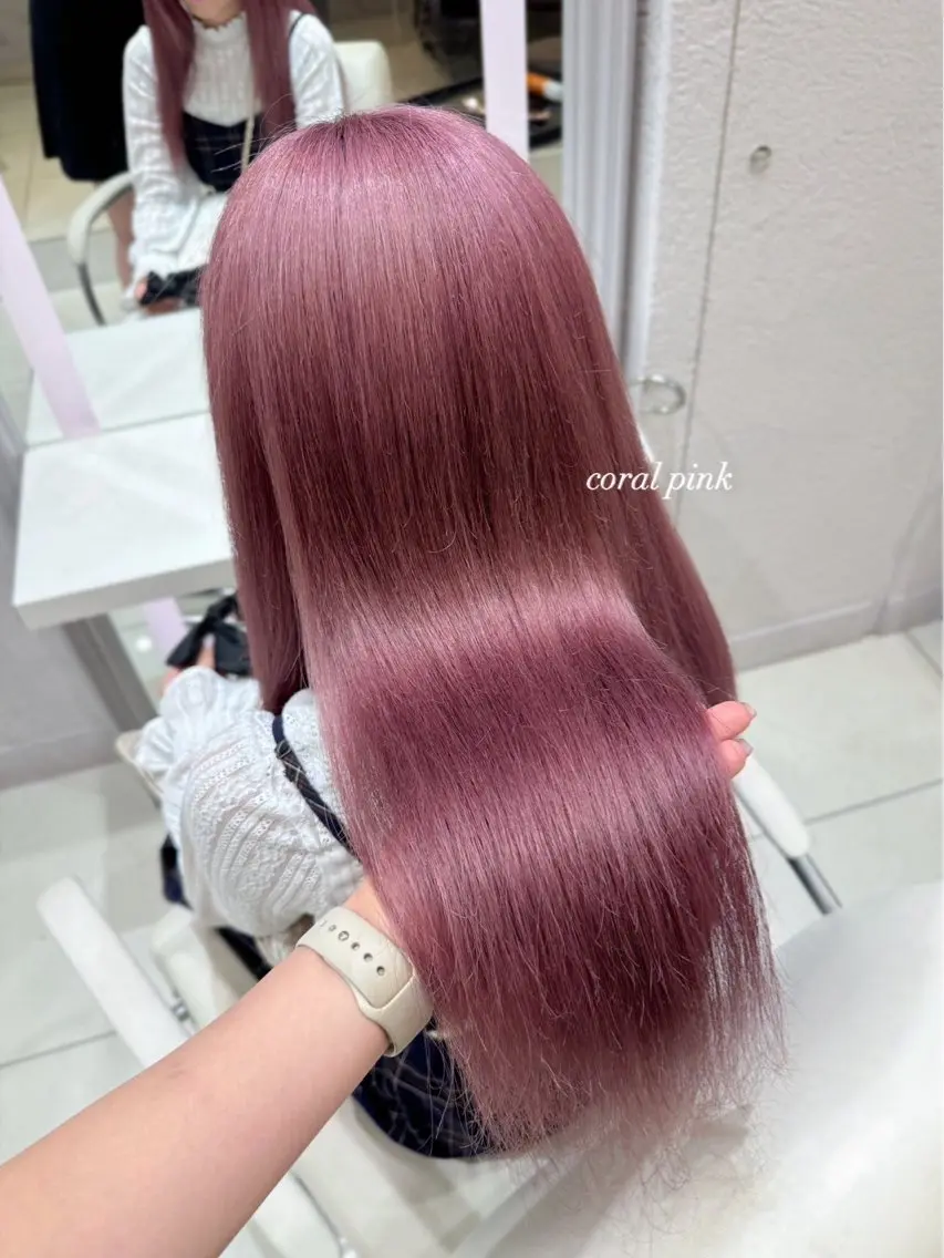 ロング カラー ブリーチ ヘアカラー 𝐧𝐚𝐨♡ ハイトーン/ピンクのヘアスタイル