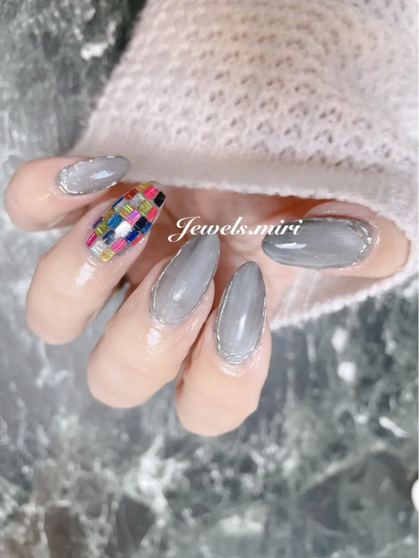 ネイル キラキラネイル ニュアンスネイル シルバー 春ネイル ネイルサロン Jewels Mのネイルデザイン