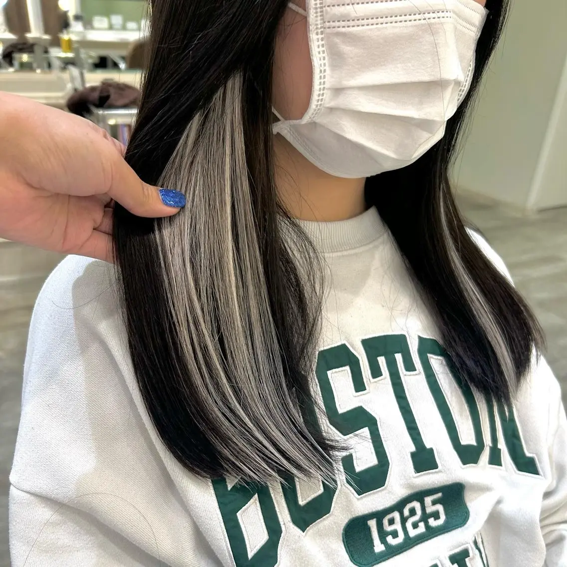 ロング カラー 黒髪 エクステ カット エクステ ミユ🎀長さ出し 🎨デザインカラーのヘアスタイル