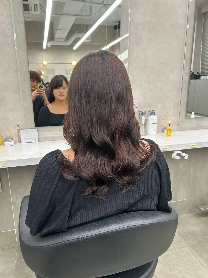 ミディアム カラー パーマ ヘアアレンジ メンズ キッズ ミディアムパーマ メンズ就活ヘア メンズ韓国風 メンズパーマ アッシュ カット パーマ トリートメント 🦋韓国レイヤー｜ 透明感グレージュ🦋のヘアスタイル