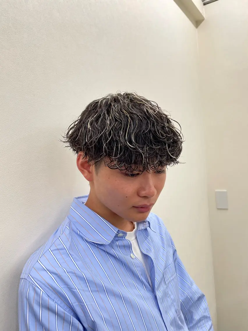 🎭似合わせカット+ツイストスパイラルor波巻きパーマ+メッシュキャップハイライト🎭の写真