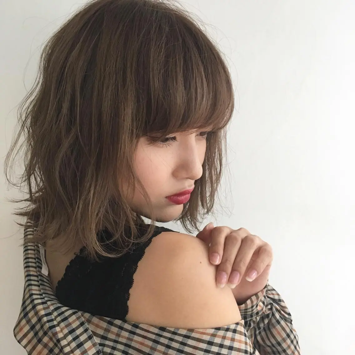 ミディアム カラー レイヤーカット 鈴木駿介のヘアスタイル