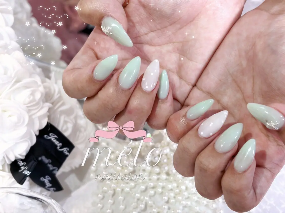 ネイル 𝒦𝐸𝐼𝒩𝒜 ♡のネイルデザイン