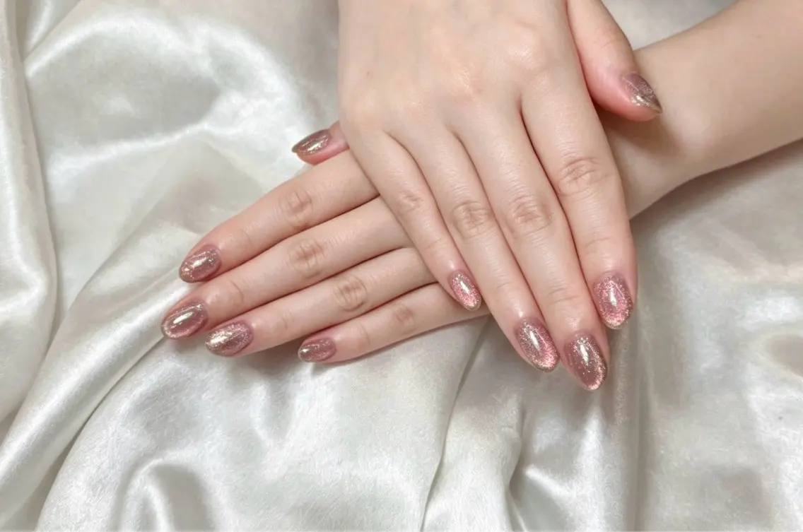 ネイル ゴールド キラキラネイル マグネットネイル ピンク ハンドネイル Noa Nail ゆえのネイルデザイン