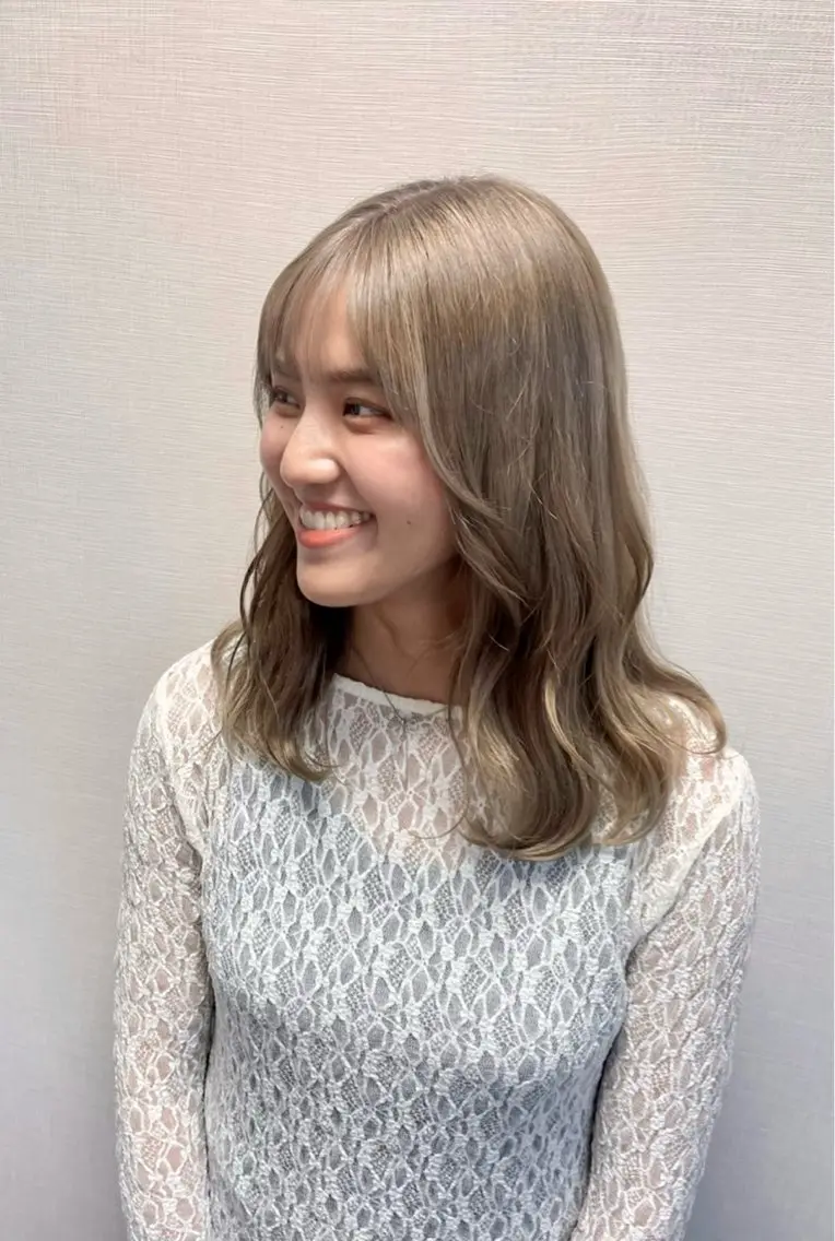 ミディアム カラー ベージュカラー ブリーチ ダブルカラー ヘアカラー 松井那津子 /ハイライトブリーチのヘアスタイル